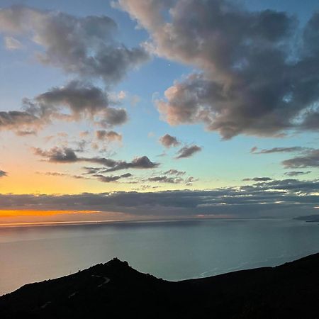 Agia MavraSunrise Dream公寓 外观 照片